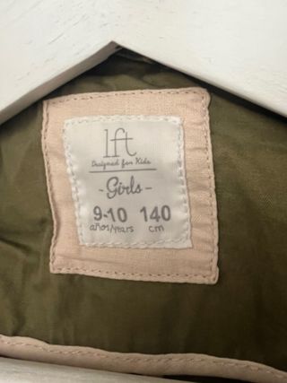 Cazadora sahariana verde 140cm. 9-10 años.