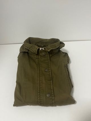 Cazadora sahariana verde 140cm. 9-10 años.