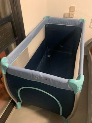 Cuna de viaje Olmitos azul y gris