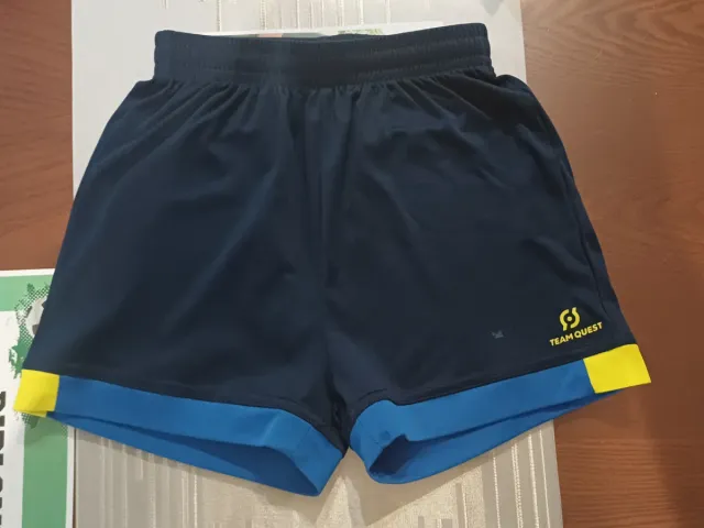 Pantalón corto deportivo