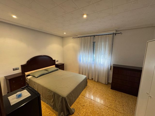 Habitaciónes en alquiler en Alberic. Buena zona.