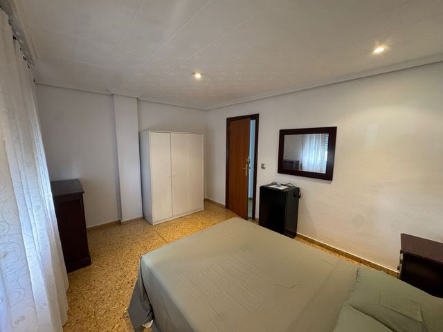 Habitaciónes en alquiler en Alberic. Buena zona.