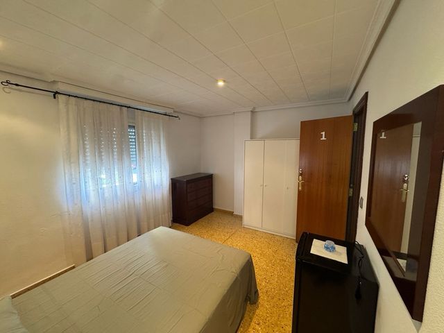 Habitaciónes en alquiler en Alberic. Buena zona.