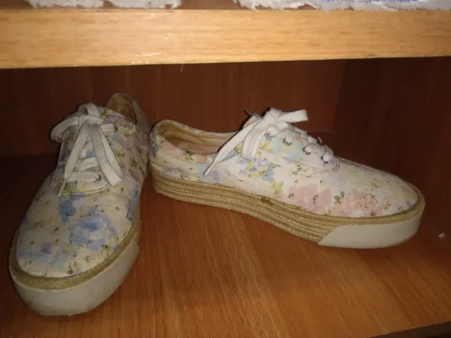 Zapatillas de lona con flores