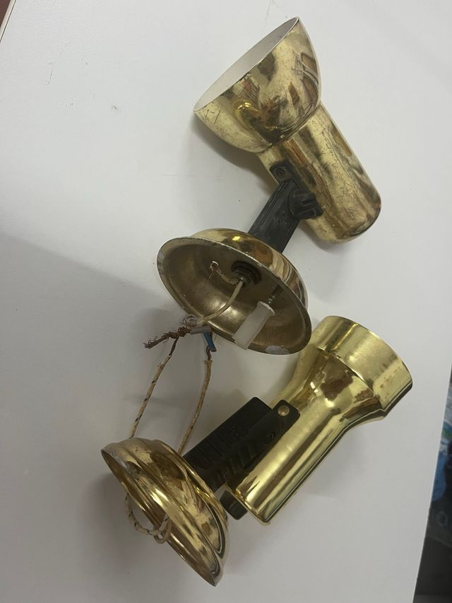 2 Focos Dorados Techo