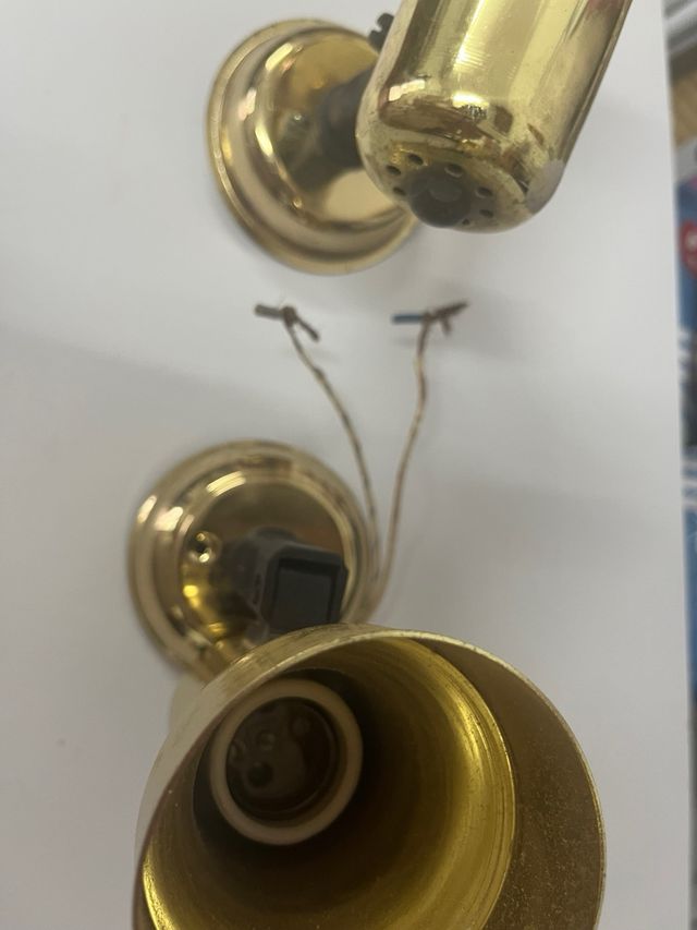 2 Focos Dorados Techo