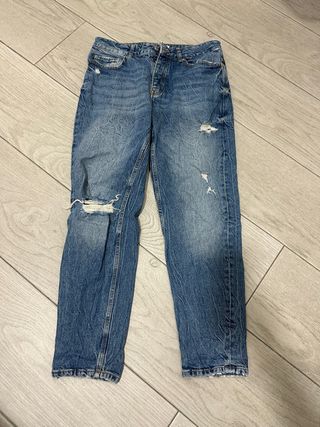 Pantalón vaquero hombre desgastado