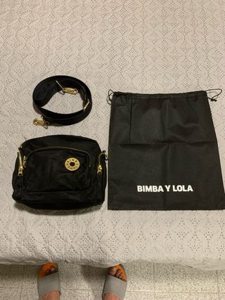Bolso bandolera BIMBA Y LOLA negro y dorado