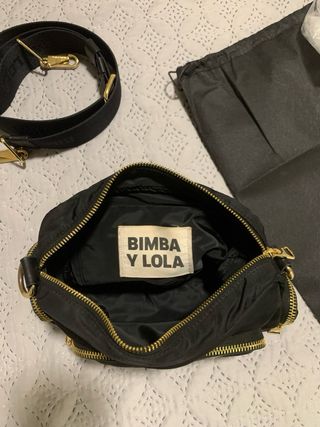 Bolso bandolera BIMBA Y LOLA negro y dorado
