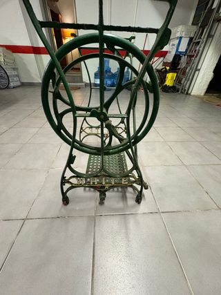 Base antigua máquina coser metal verde