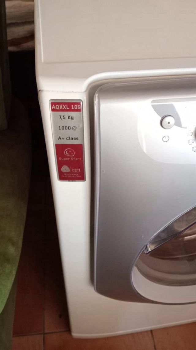 Máquina de Lavar Roupa Ariston