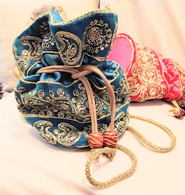 Bolso de fiesta bordado India
