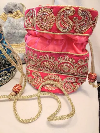 Bolso de fiesta bordado India