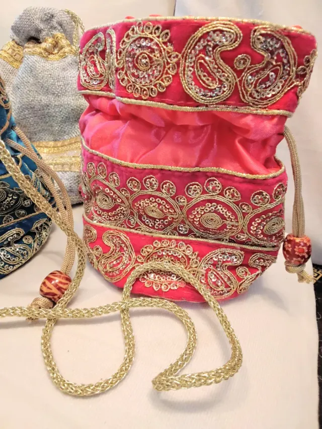 Bolso de fiesta bordado India