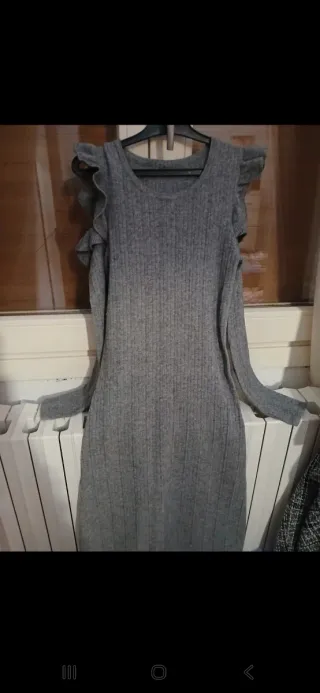 Abito lana grigio spalla scoperta