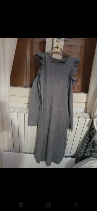 Abito lana grigio spalla scoperta