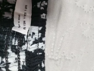 Falda pantalon floral negra y blanca