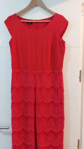 Mono rojo fiesta encaje