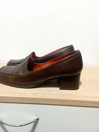 Zapatos de piel marrones
