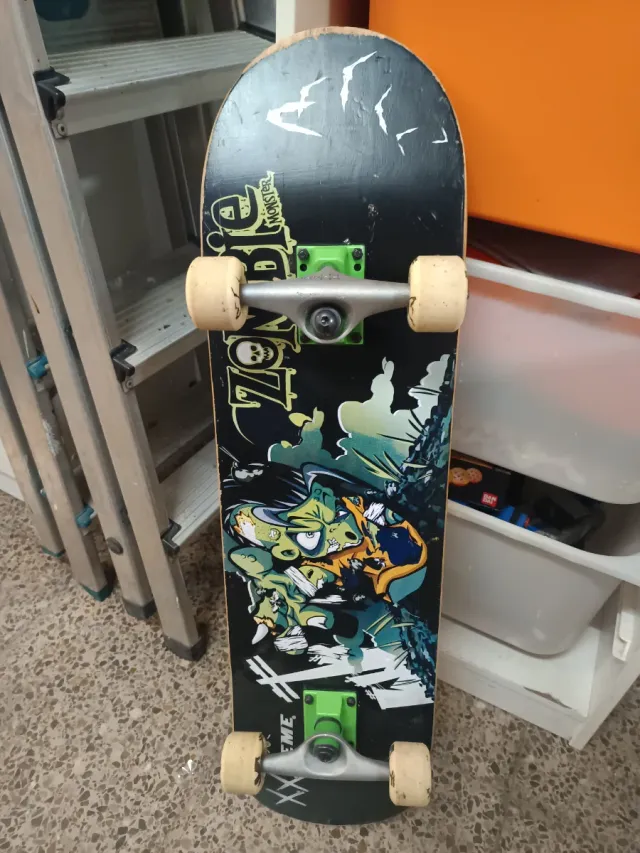 Monopatín Zombie Xtreme
