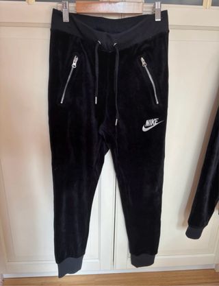Chándal Nike Negra Terciopelo