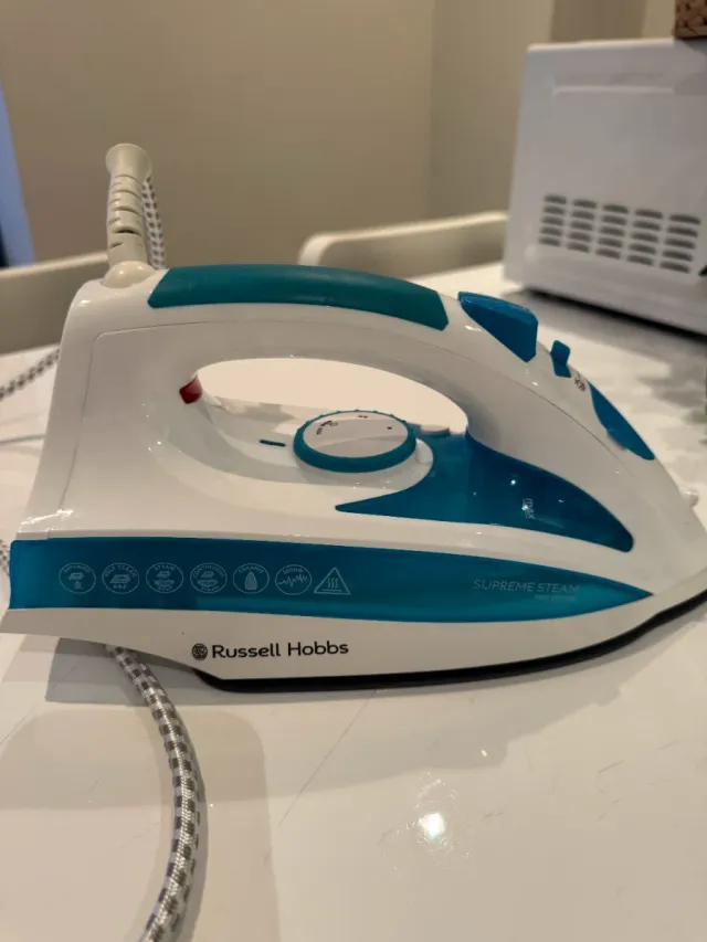 Plancha de Vapor Russell Hobbs