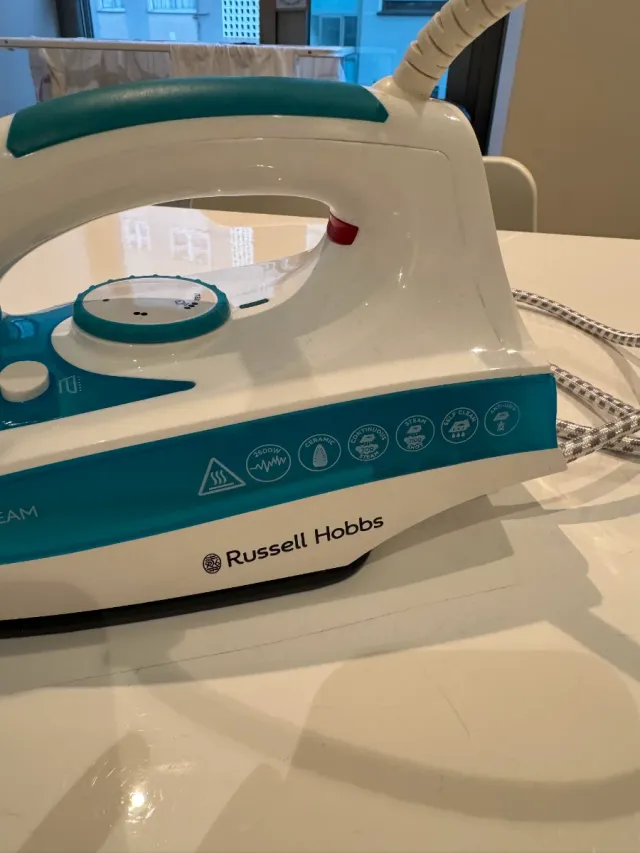 Plancha de Vapor Russell Hobbs