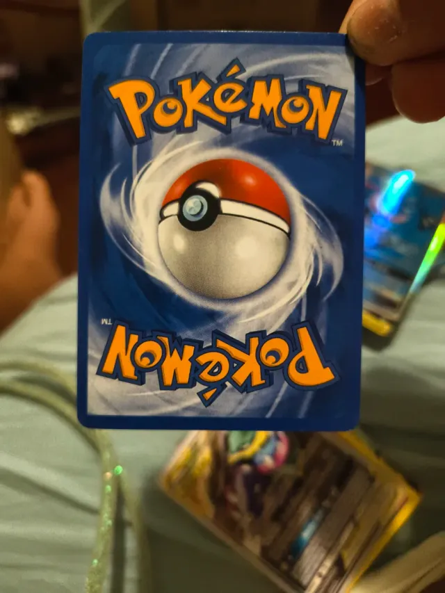 Carta Pokémon Lumineon V