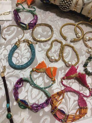 Lote de pulseras nuevas sin estrenar