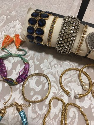 Lote de pulseras nuevas sin estrenar