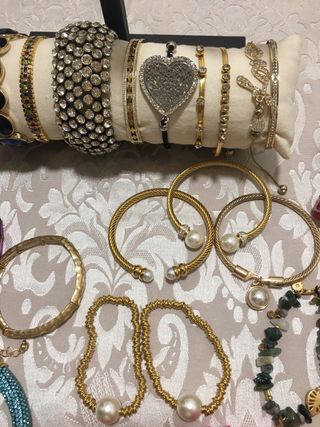 Lote de pulseras nuevas sin estrenar