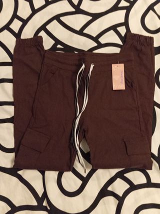 Pantalón cargo marrón nuevo con etiqueta