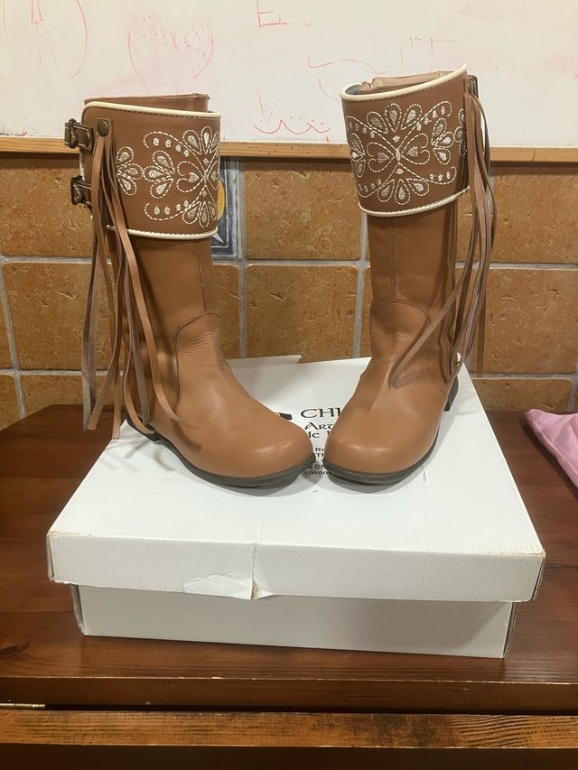 Botas camperas infantiles Talla 32