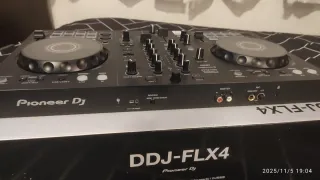 Controladora DJ Pioneer DDJ-FLX4