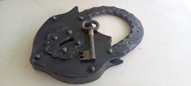 Candado Medieval Gigante