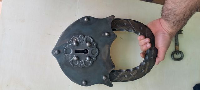 Candado Medieval Gigante