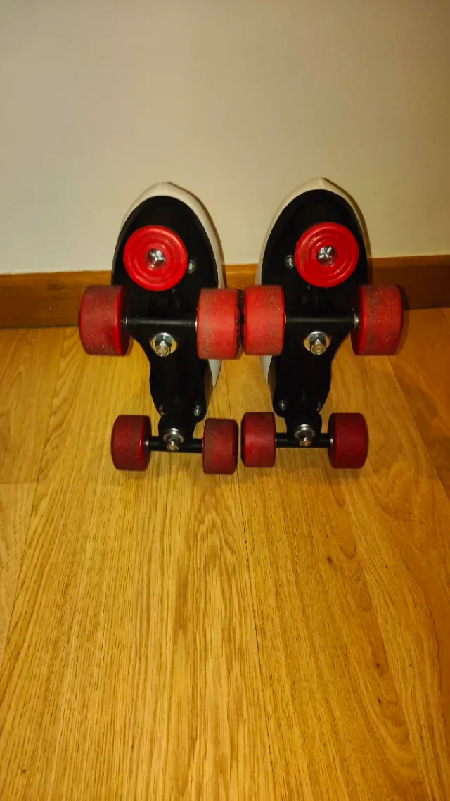 Patines de 4 ruedas blancos T. 39