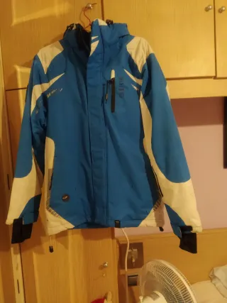 Chaqueta juvenil azul y blanca