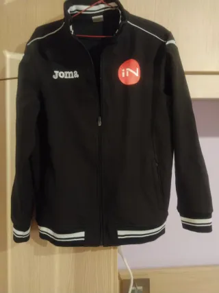 Chaqueta juvenil azul y blanca