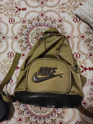 Mochila Nike infantil marrón claro
