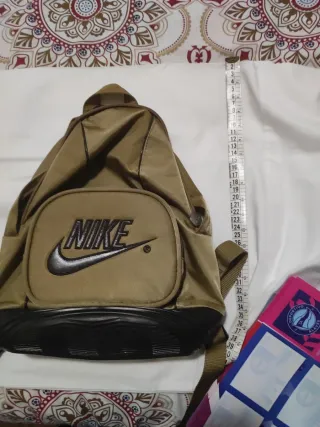 Mochila Nike infantil marrón claro