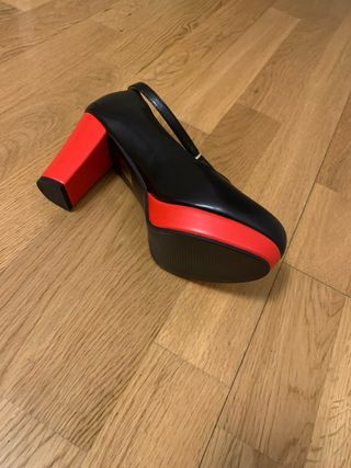 Zapatos de tacón negros y rojos 39