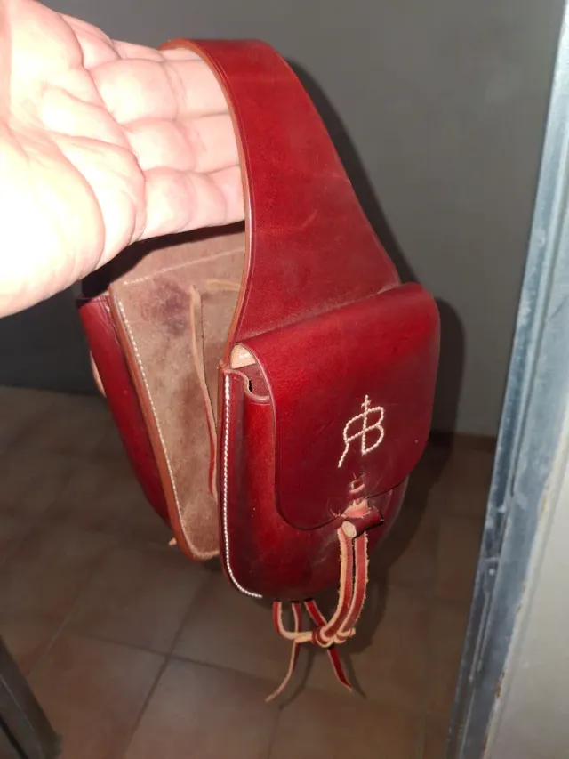 Alforjas de cuero Montura Vaquera.