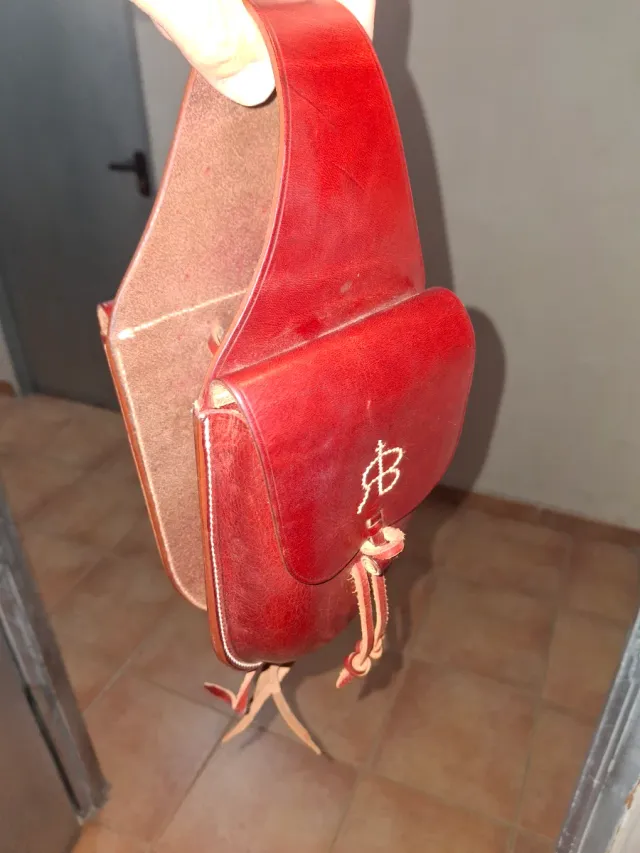 Alforjas de cuero Montura Vaquera.