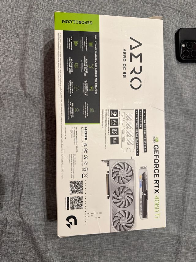 RTX 4060 Ti Aero OC White Gigabyte.  Sin hacer OC.
