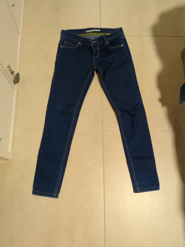 Pantalón pitillo Stradivarius talla 38