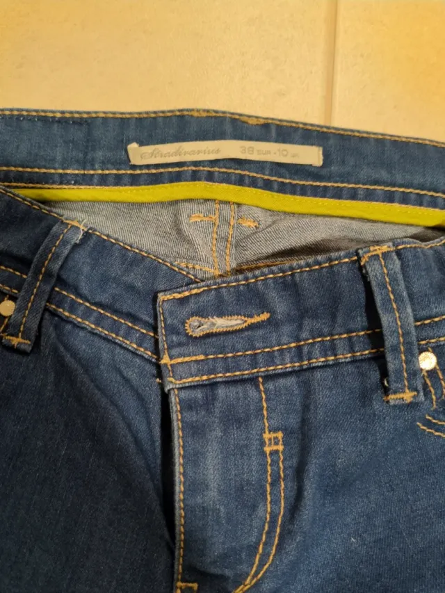 Pantalón pitillo Stradivarius talla 38