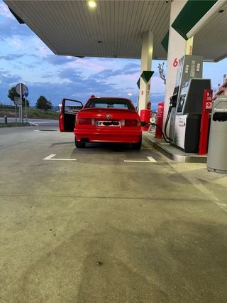 BMW E30 318is