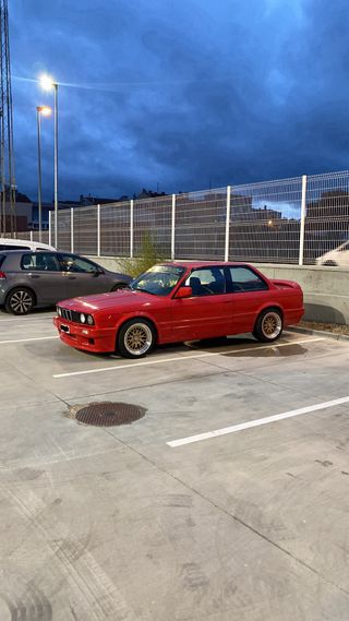 BMW E30 318is