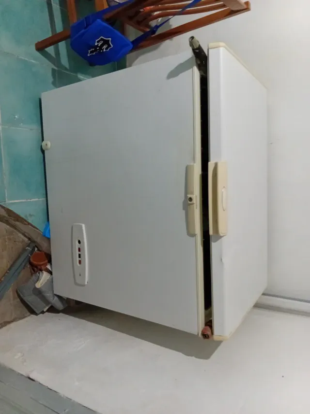 Congelador vertical blanco